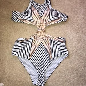 One piece swimsuit w/ open back! SO CUTE!